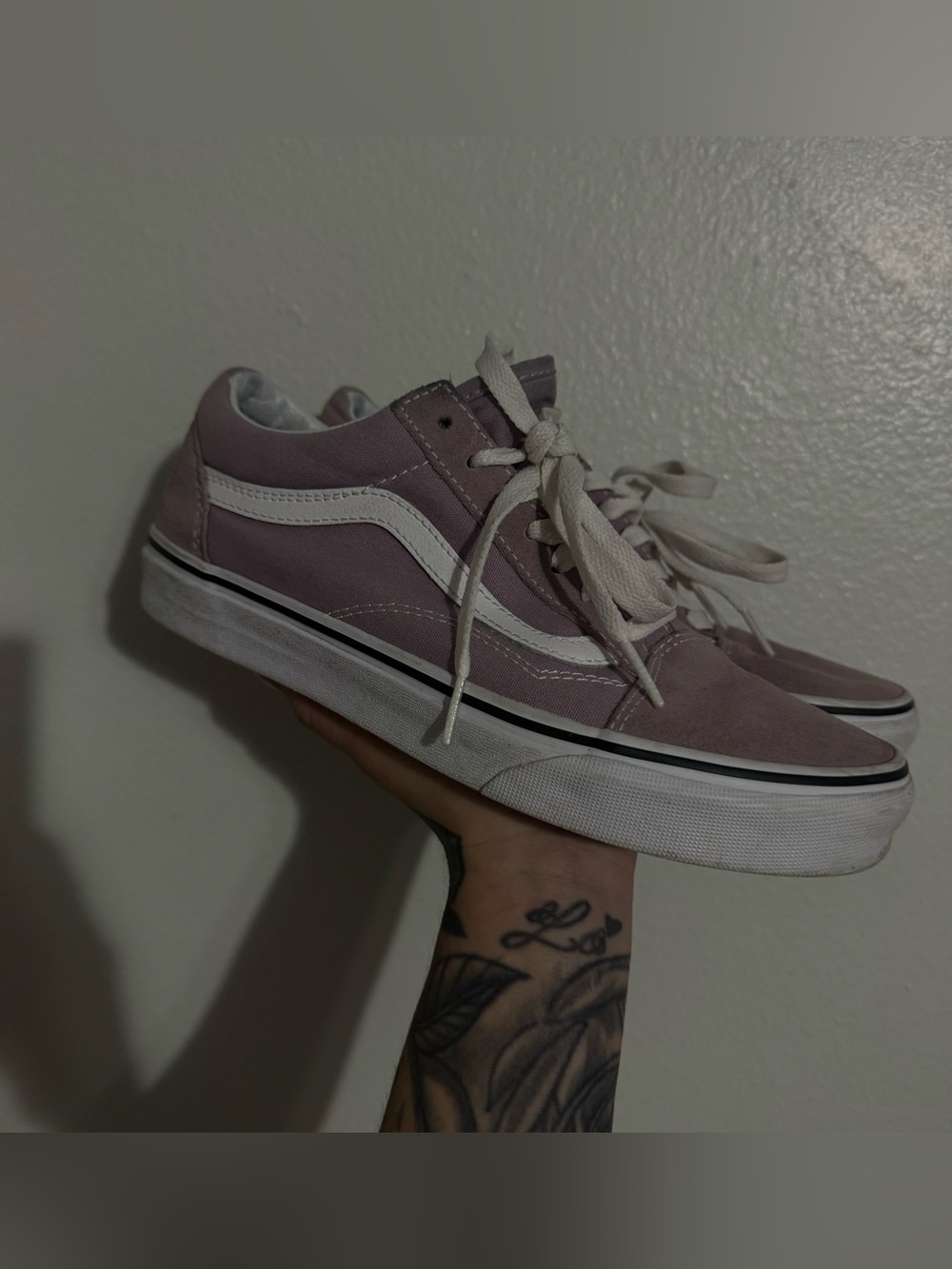 Vans Low Top Sneakers in Mauve with White Stripe